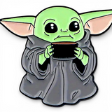 Cute Baby Yoda Enamel Pin – Mandalorian Grogu Coffee Cup Collectible Badge