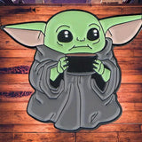 Cute Baby Yoda Enamel Pin – Mandalorian Grogu Coffee Cup Collectible Badge